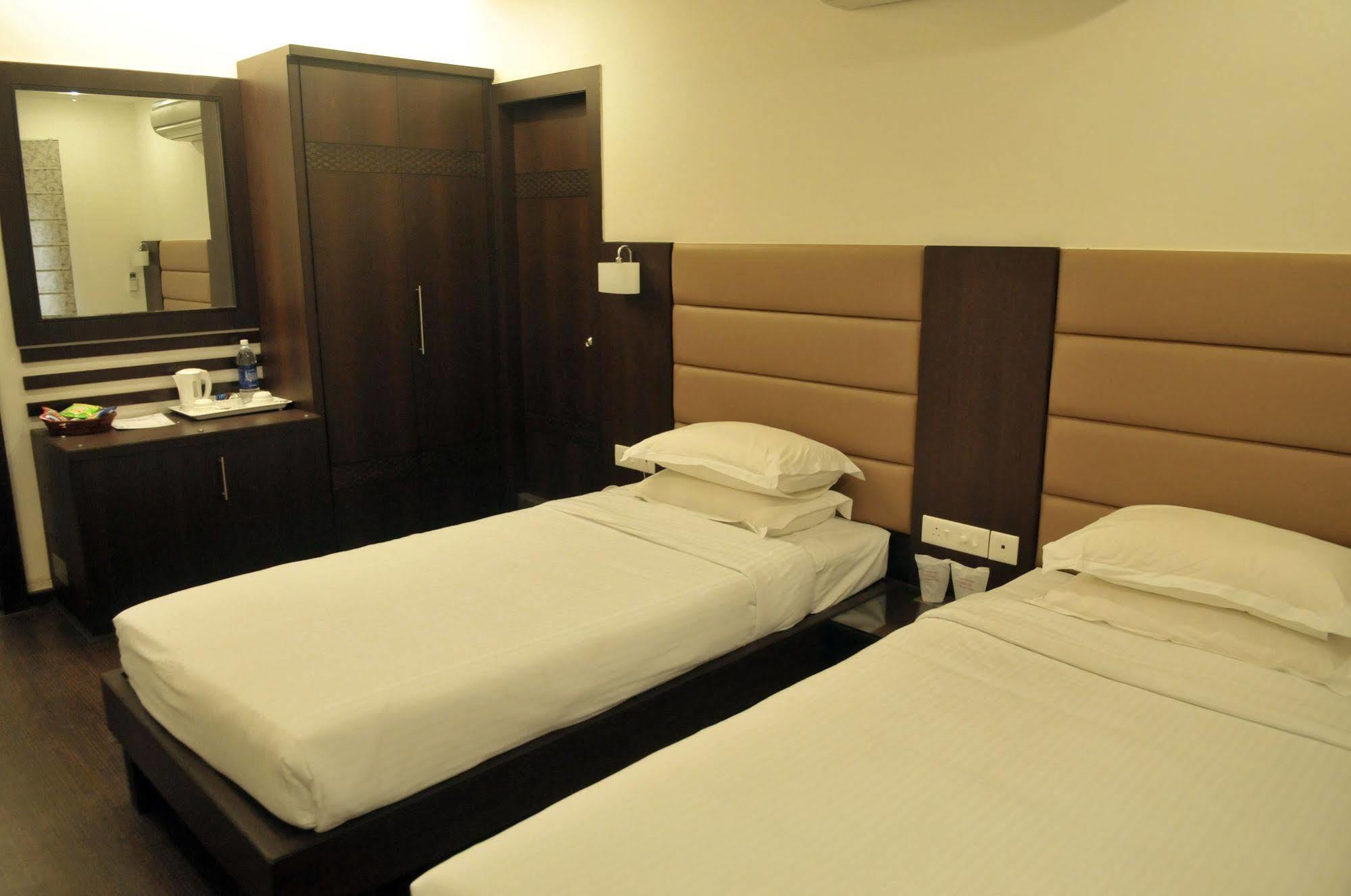 Treebo Trend Hotel Relax Inn Calcuta Exterior foto